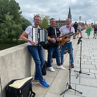 Auftritt auf der steinernen Brücke